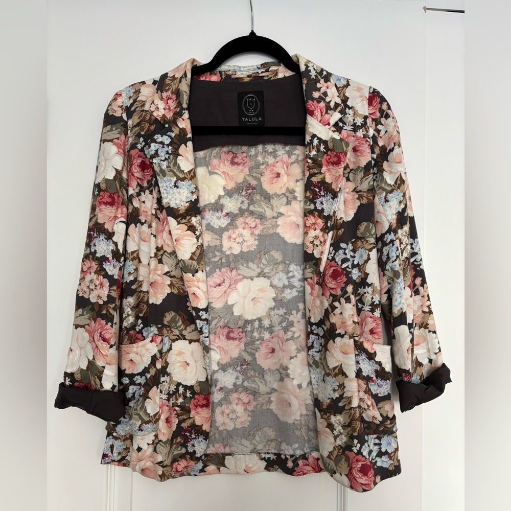 Aritzia Talula Floral Unstructured Blazer Size XS